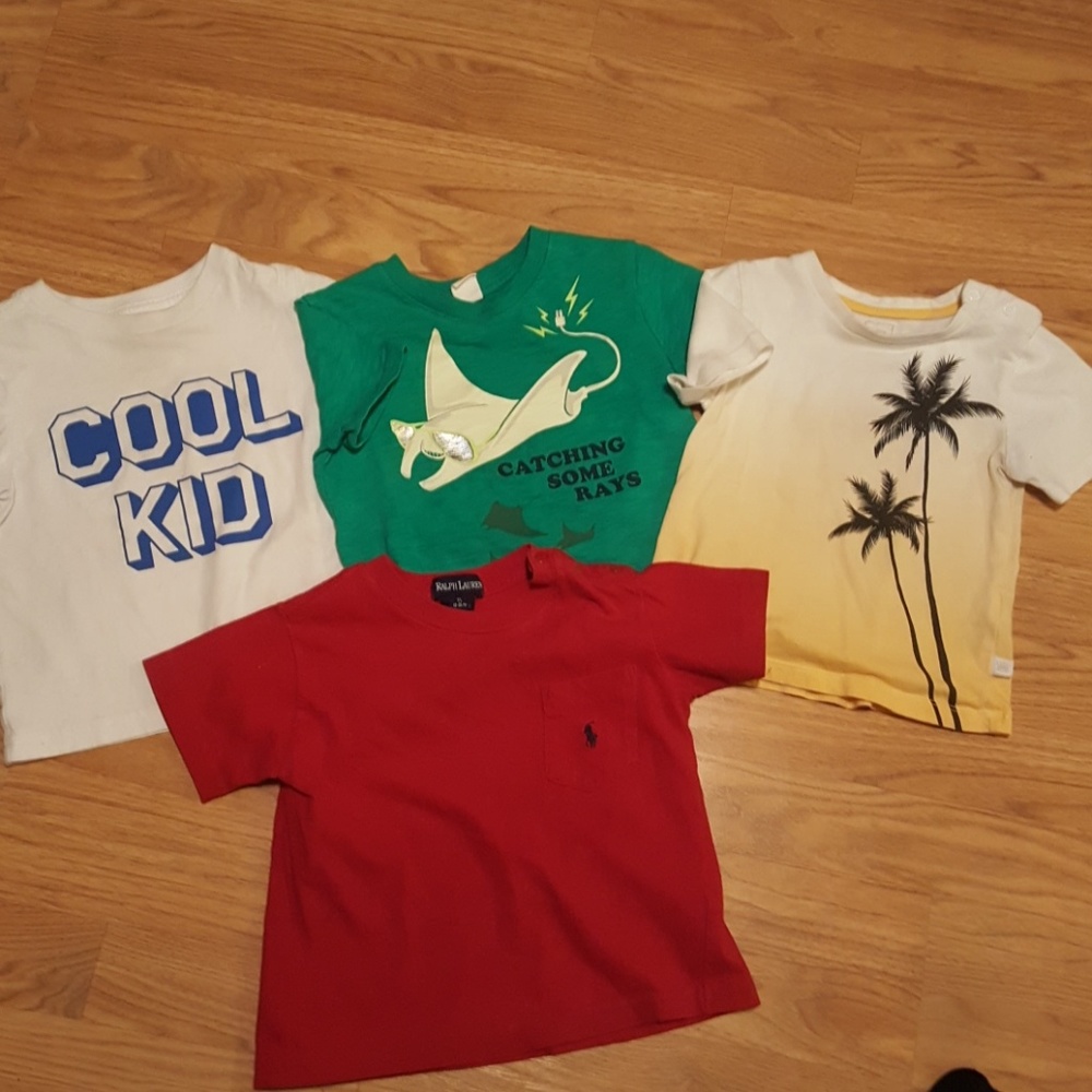 Bundle of 4 t-shirts
